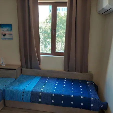 делукс 2 * Burgas City