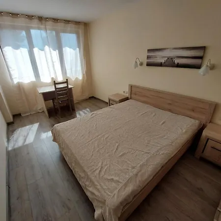 Apartament делукс 2 Burgas City