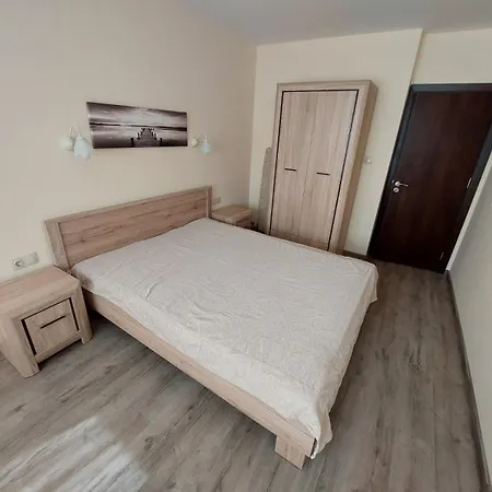 делукс 2 Apartman Burgasz