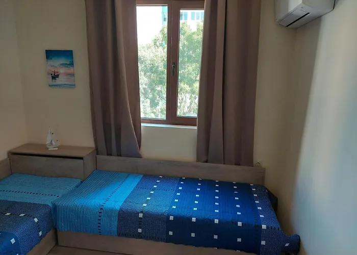 делукс 2 * Burgas